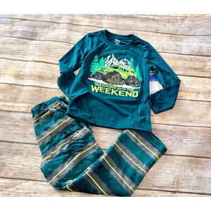 NEW “TREKKING INTO THE WEEKEND” PJ SET
